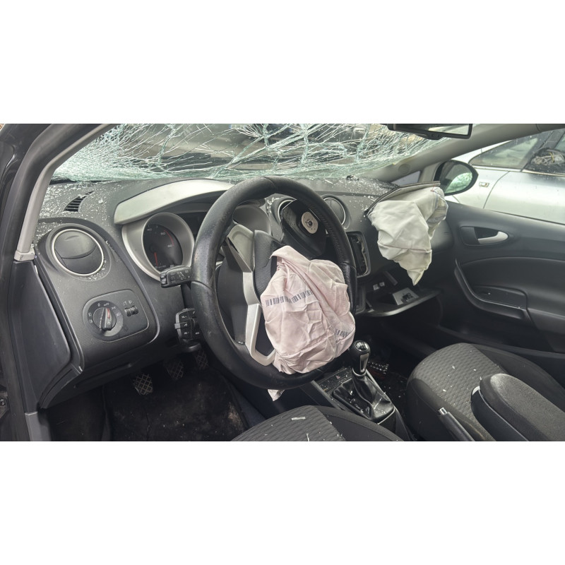 Vitre avant droit SEAT IBIZA 4 Photo n°17