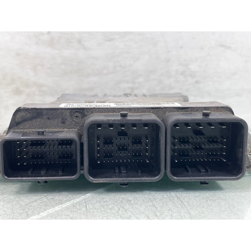 Calculateur moteur PEUGEOT 5008 1 Photo n°4