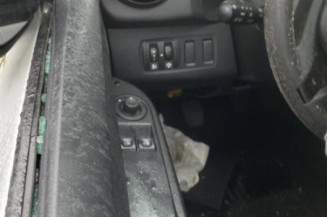 Poignee porte arriere gauche RENAULT CLIO 4