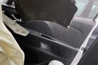 Poignee porte arriere gauche RENAULT CLIO 4