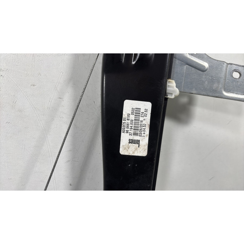 Leve vitre electrique avant gauche PEUGEOT 508 1 SW Photo n°5