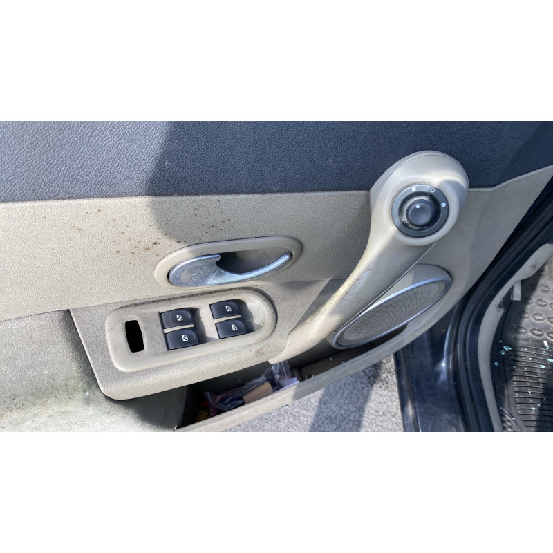 Plage arriere RENAULT CLIO 3 Photo n°13
