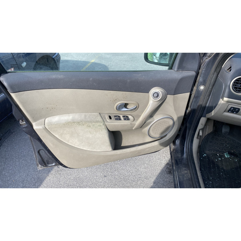 Plage arriere RENAULT CLIO 3 Photo n°14