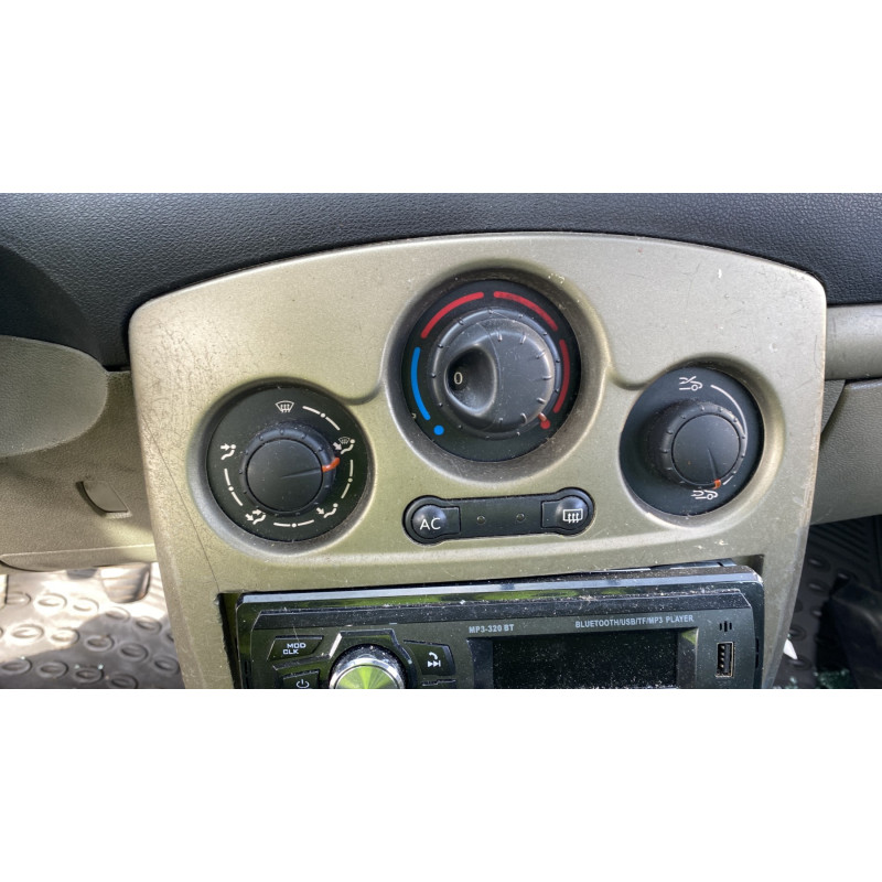 Plage arriere RENAULT CLIO 3 Photo n°20