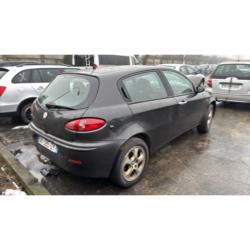 Feu arriere principal gauche (feux) ALFA ROMEO 147 Photo n°9