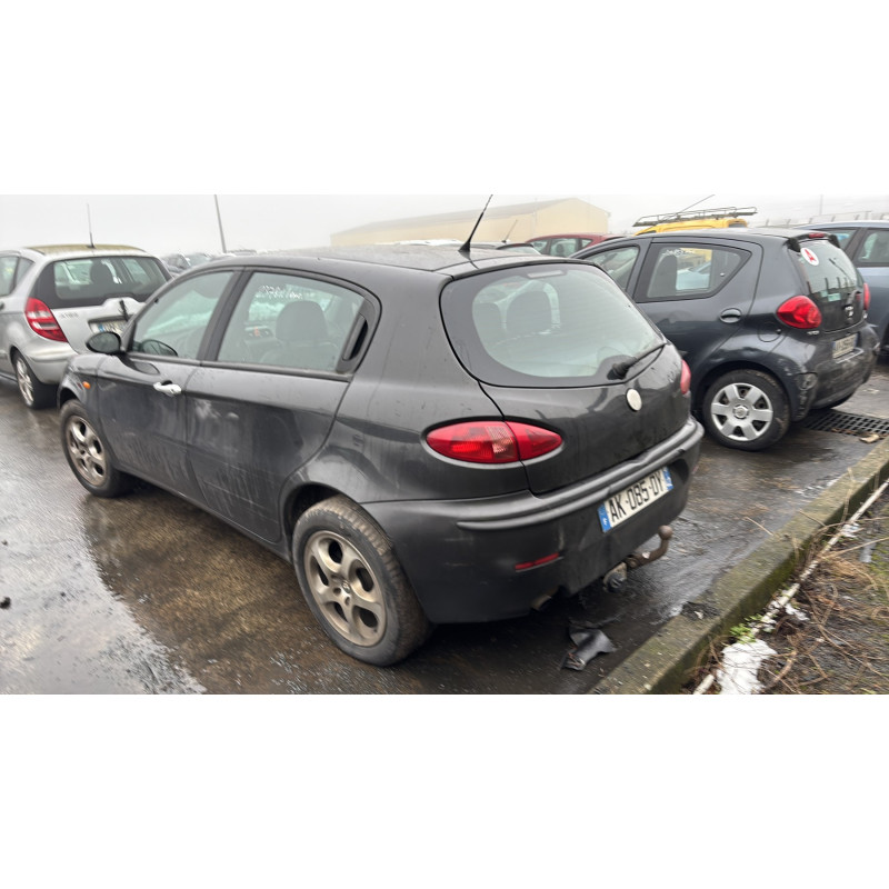 Feu arriere principal gauche (feux) ALFA ROMEO 147 Photo n°10