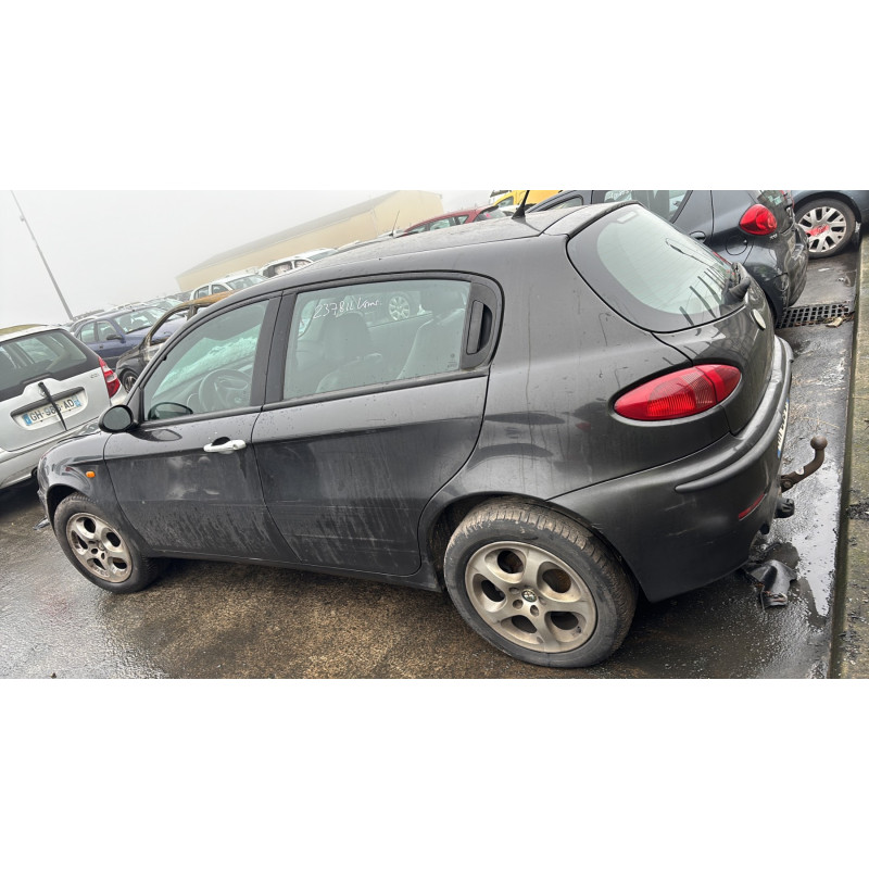 Feu arriere principal gauche (feux) ALFA ROMEO 147 Photo n°12