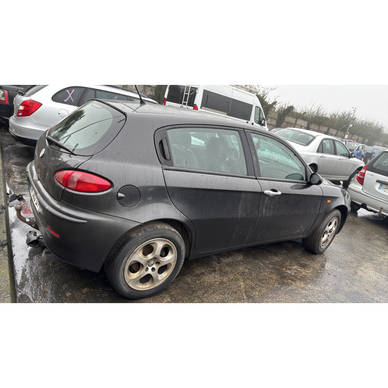 Feu arriere principal gauche (feux) ALFA ROMEO 147 Photo n°13