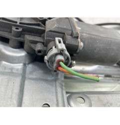 Leve vitre electrique avant droit RENAULT CLIO 3 Photo n°1