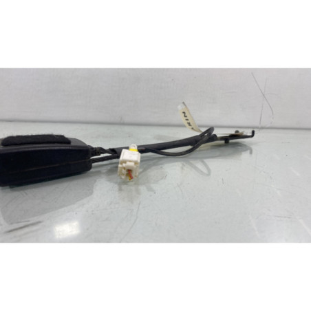 Attache ceinture avant gauche PEUGEOT 5008 1