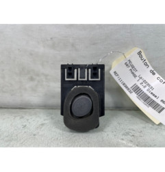 Bouton de coffre PEUGEOT 607 Photo n°1