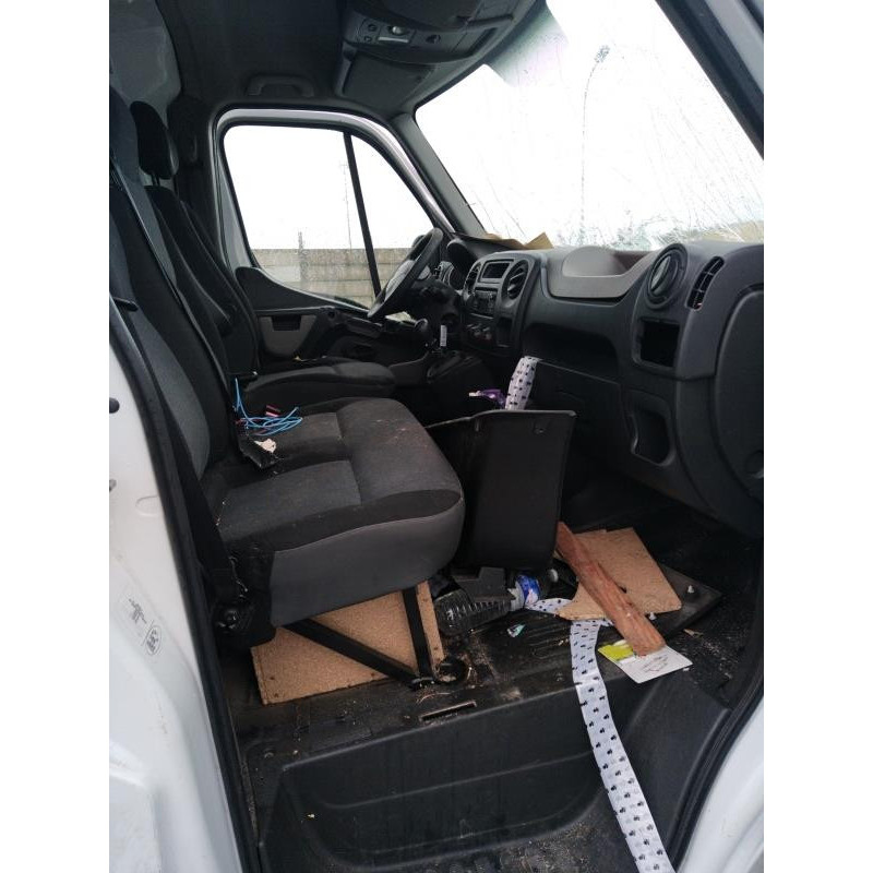 Vitre avant gauche RENAULT MASTER 3 Photo n°10