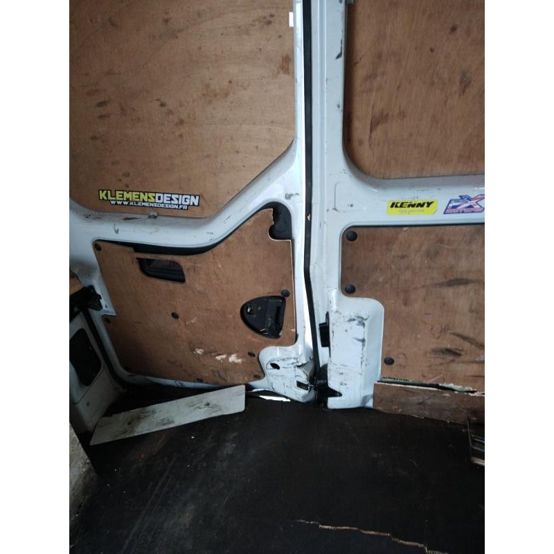 Vitre avant gauche RENAULT MASTER 3 Photo n°12