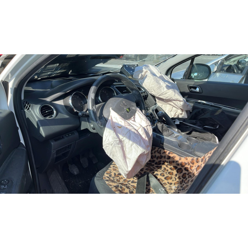 Feu arriere secondaire droit (feux) PEUGEOT 3008 1 Photo n°4