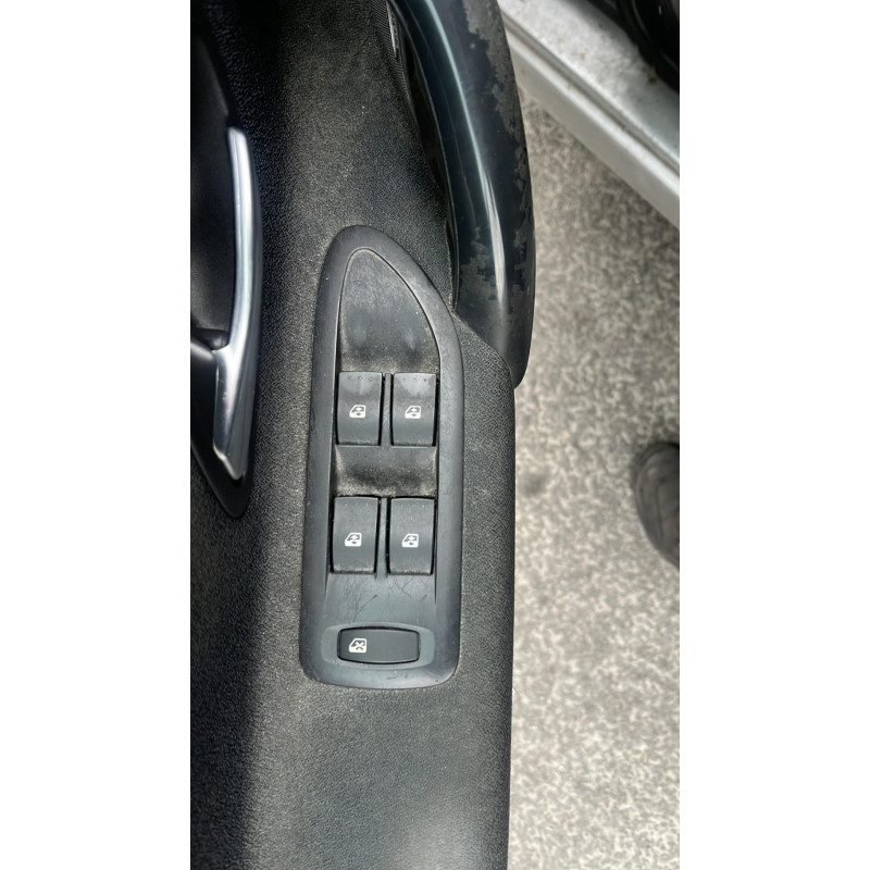 Feu arriere secondaire gauche (feux) RENAULT LAGUNA 2 Photo n°11