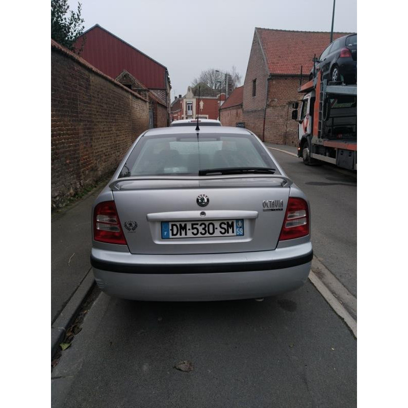 Feu arriere principal gauche (feux) SKODA OCTAVIA 1 Photo n°9
