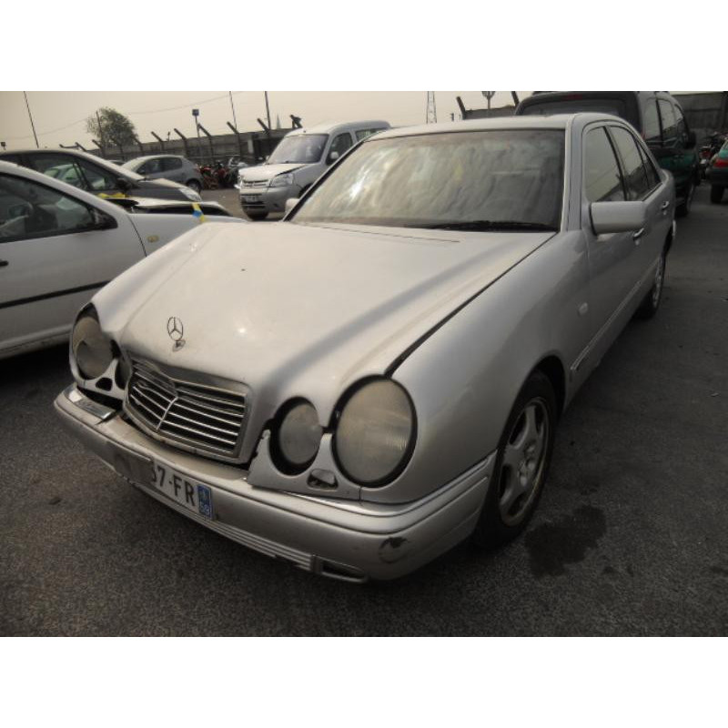 Feu arriere secondaire droit (feux) MERCEDES CLASSE E 210 Photo n°7