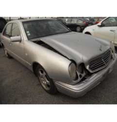 Feu arriere secondaire droit (feux) MERCEDES CLASSE E 210