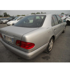 Feu arriere secondaire droit (feux) MERCEDES CLASSE E 210