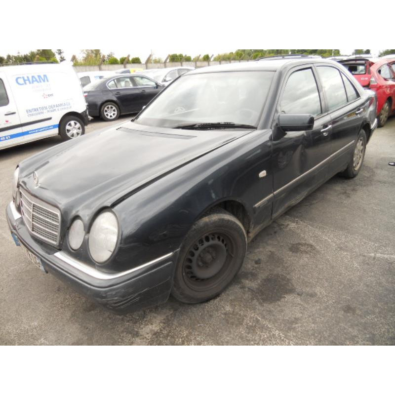 Feu arriere secondaire gauche (feux) MERCEDES CLASSE E 210 Photo n°5