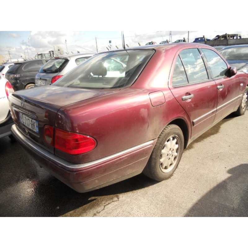 Feu arriere secondaire droit (feux) MERCEDES CLASSE E 210 Photo n°8