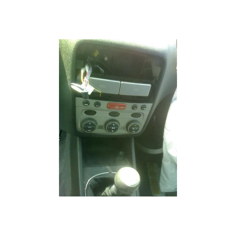 Feu arriere secondaire droit (feux) ALFA ROMEO 147 Photo n°10