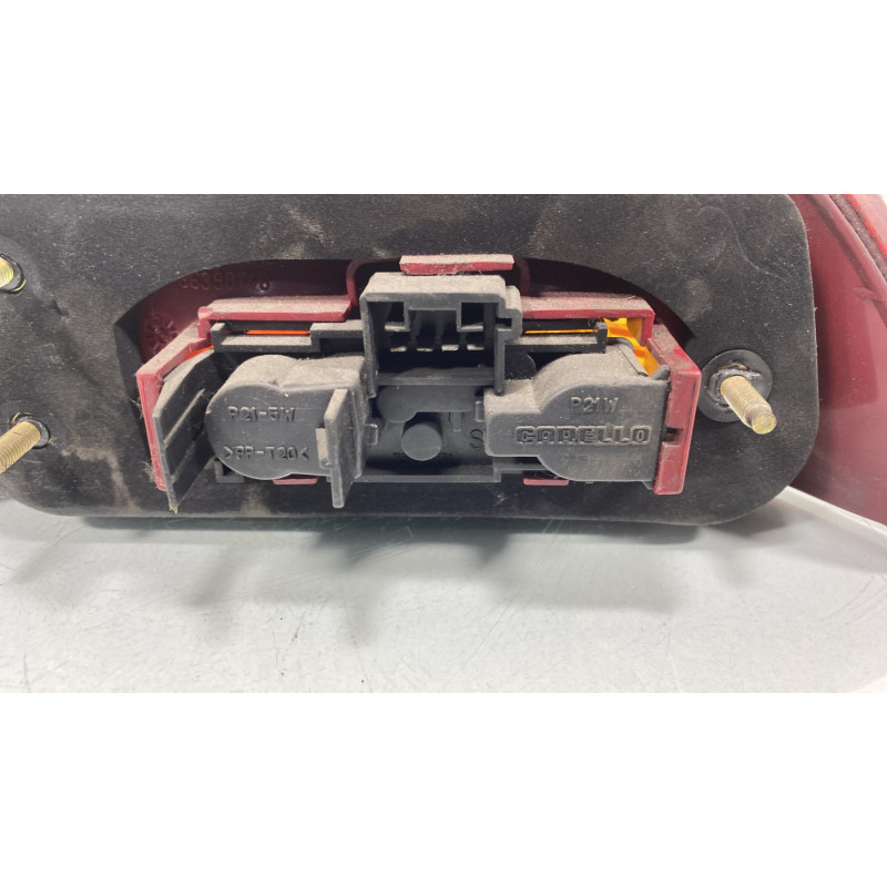 Feu arriere principal gauche (feux) ALFA ROMEO 145 Photo n°3