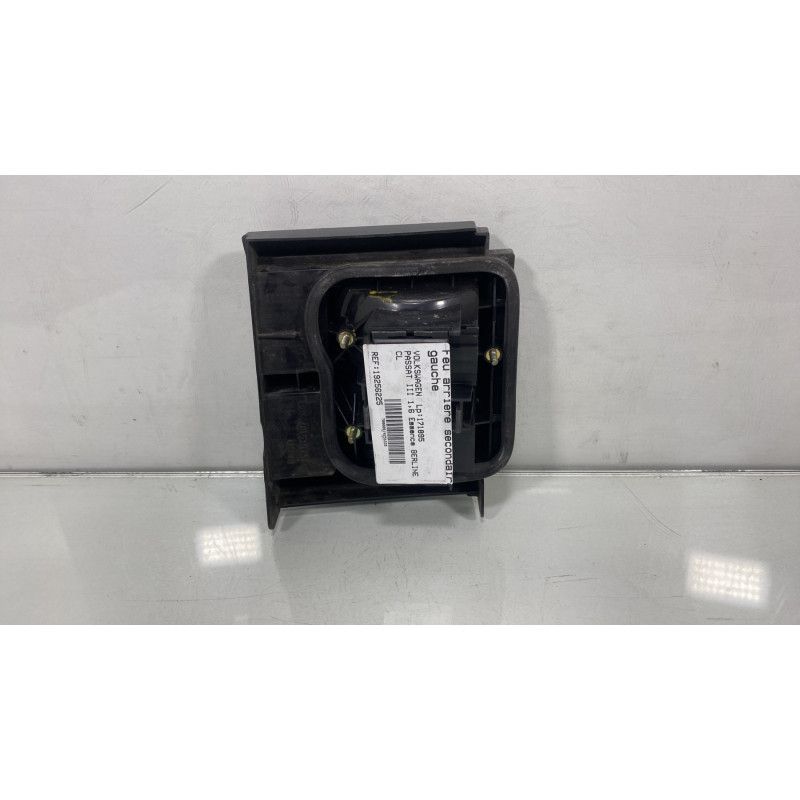 Feu arriere secondaire gauche (feux) VOLKSWAGEN PASSAT 3 Photo n°4