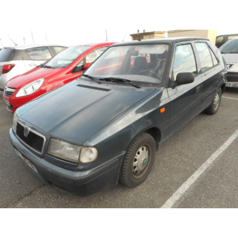 Feu arriere principal gauche (feux) SKODA FELICIA Photo n°4