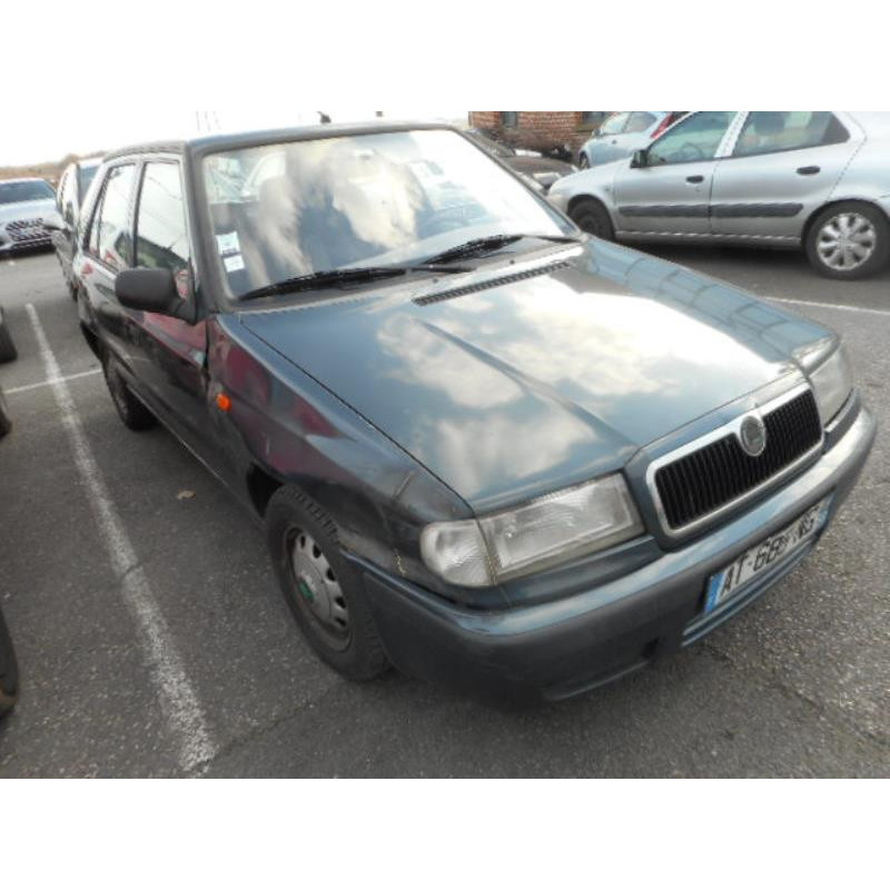 Feu arriere principal gauche (feux) SKODA FELICIA Photo n°5