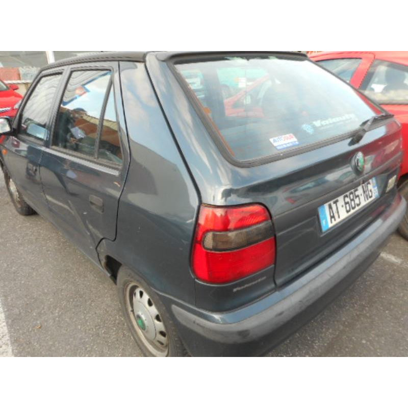 Feu arriere principal gauche (feux) SKODA FELICIA Photo n°7