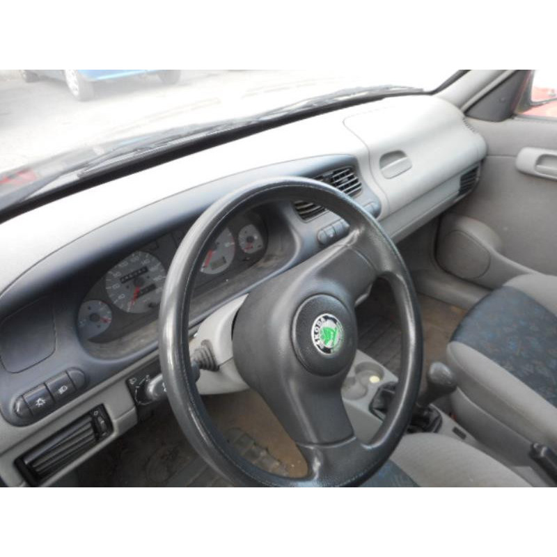 Feu arriere principal gauche (feux) SKODA FELICIA Photo n°8