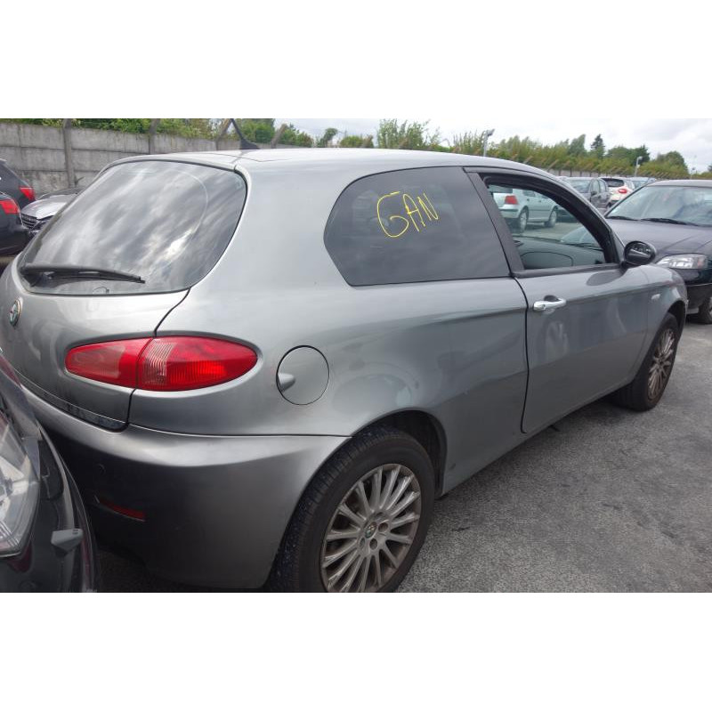 Feu arriere secondaire droit (feux) ALFA ROMEO 147 Photo n°8
