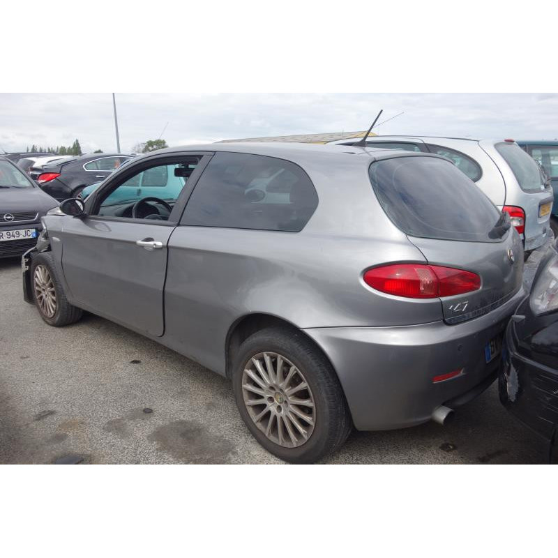 Feu arriere secondaire droit (feux) ALFA ROMEO 147 Photo n°9