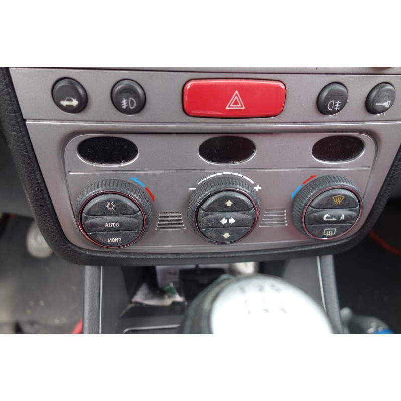 Feu arriere secondaire droit (feux) ALFA ROMEO 147 Photo n°10