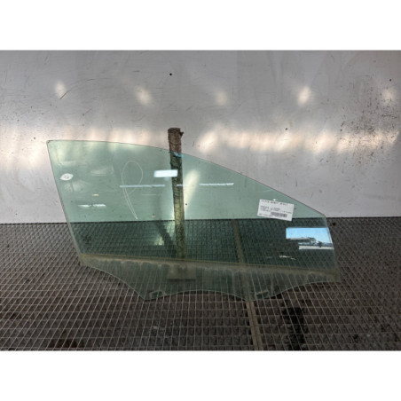 Vitre avant droit MERCEDES CLASSE A 176 Photo n°1