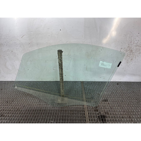 Vitre avant droit PEUGEOT BIPPER