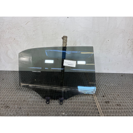 Vitre arriere droit HYUNDAI I 20 2 Photo n°1