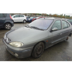 Ceinture arriere droit RENAULT MEGANE 1 Photo n°1