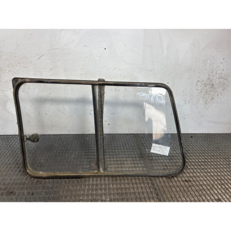 Custode arriere droit MITSUBISHI PAJERO 2