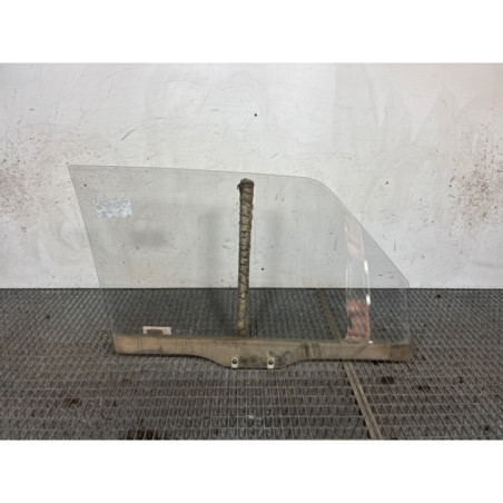 Vitre avant gauche MITSUBISHI PAJERO 2