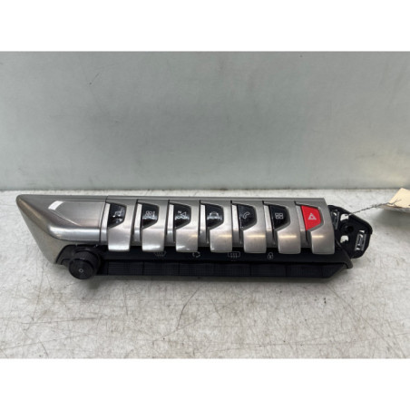 Bouton de warning PEUGEOT 5008 2