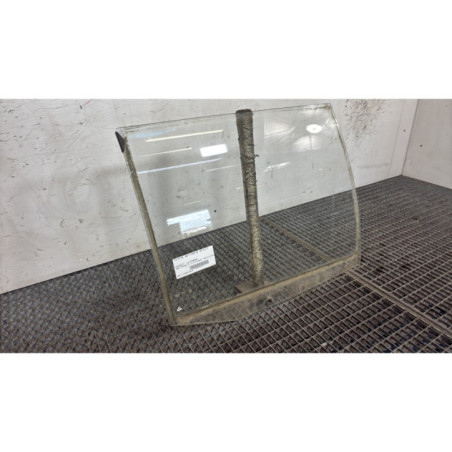 Vitre arriere droit PEUGEOT 405