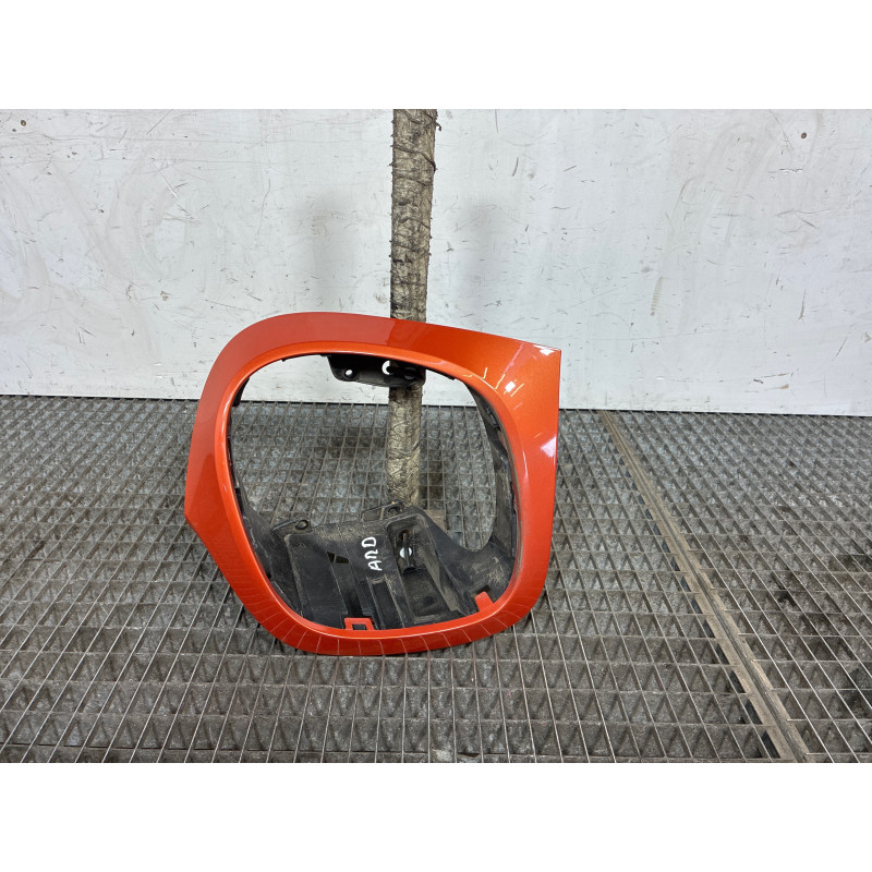Enjoliveur de feu arriere droit SMART FORFOUR 2 Photo n°1