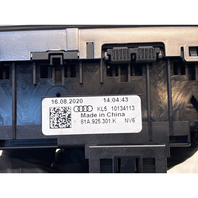 Bouton de warning AUDI Q2 Photo n°6