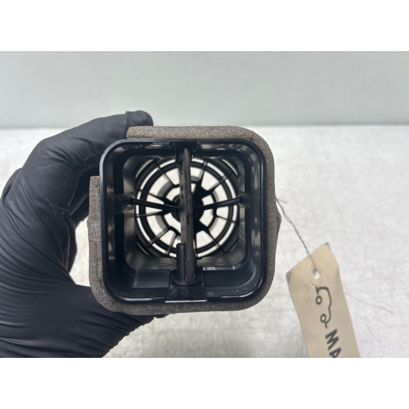 Aerateur tableau de bord avant droit AUDI Q2 Photo n°1