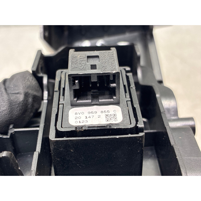 Interrupteur de leve vitre arriere gauche AUDI Q2 Photo n°2