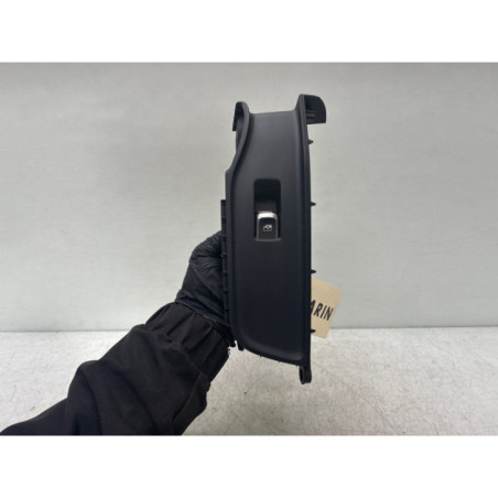 Interrupteur de leve vitre avant droit AUDI Q2 Photo n°1