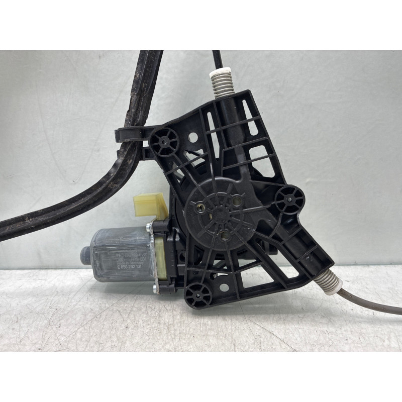 Leve vitre electrique avant droit AUDI Q2 Photo n°2