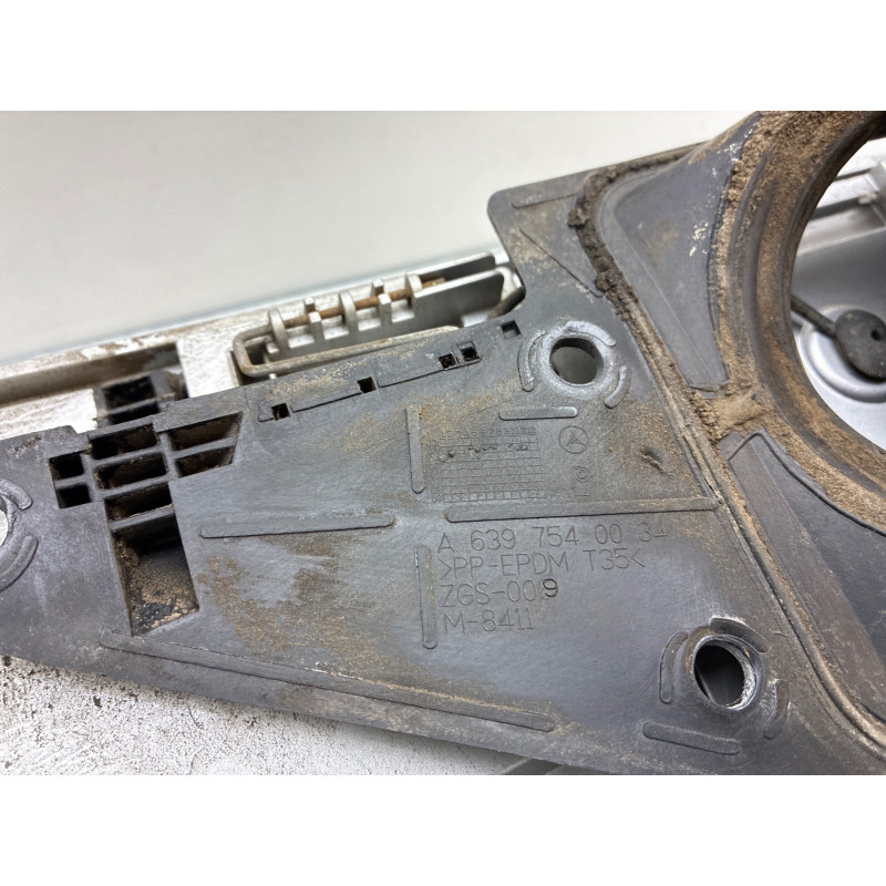 Trappe d'essence MERCEDES VITO 639 Photo n°4